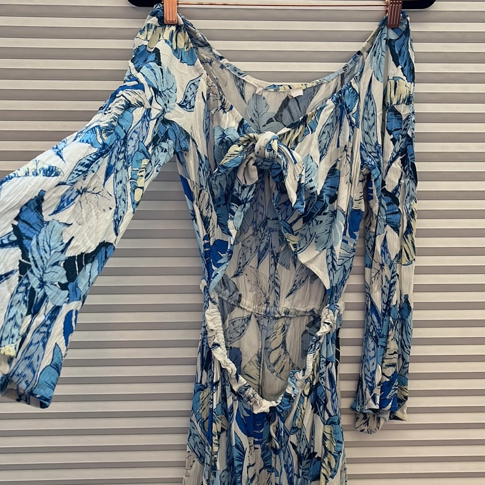 Gorgeous lightweight shorts jumper in tropical blue pattern